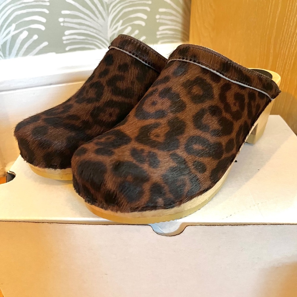 NWT: No. 6 Old School Mid Heel Clog